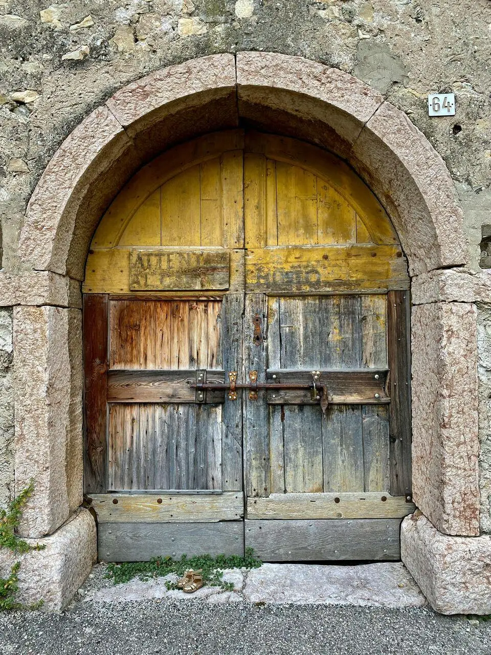 Dettaglio architettonico borgo toscano
